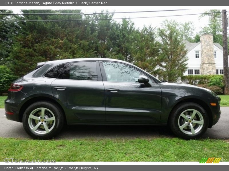 Agate Grey Metallic / Black/Garnet Red 2018 Porsche Macan