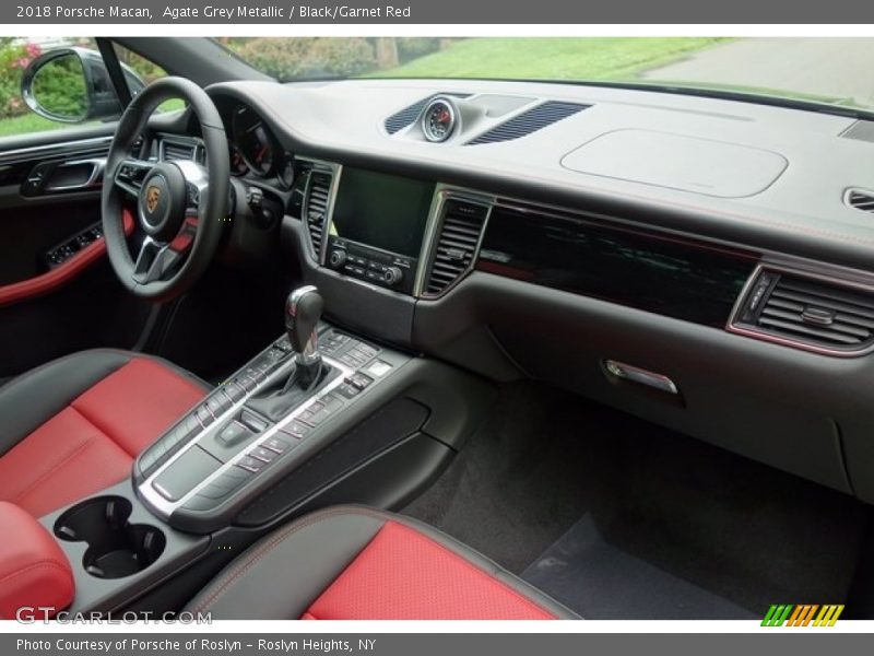 Agate Grey Metallic / Black/Garnet Red 2018 Porsche Macan