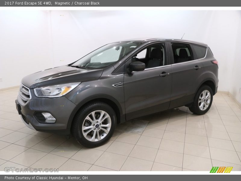 Magnetic / Charcoal Black 2017 Ford Escape SE 4WD