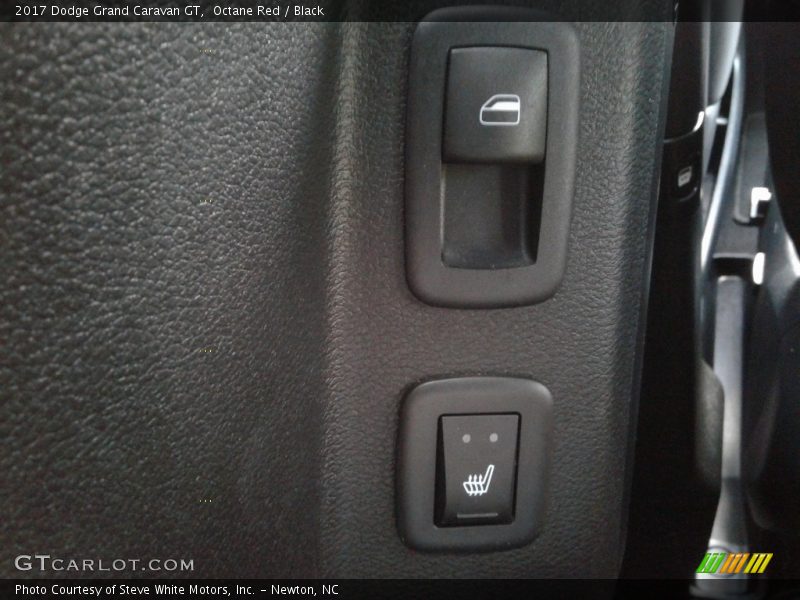 Octane Red / Black 2017 Dodge Grand Caravan GT
