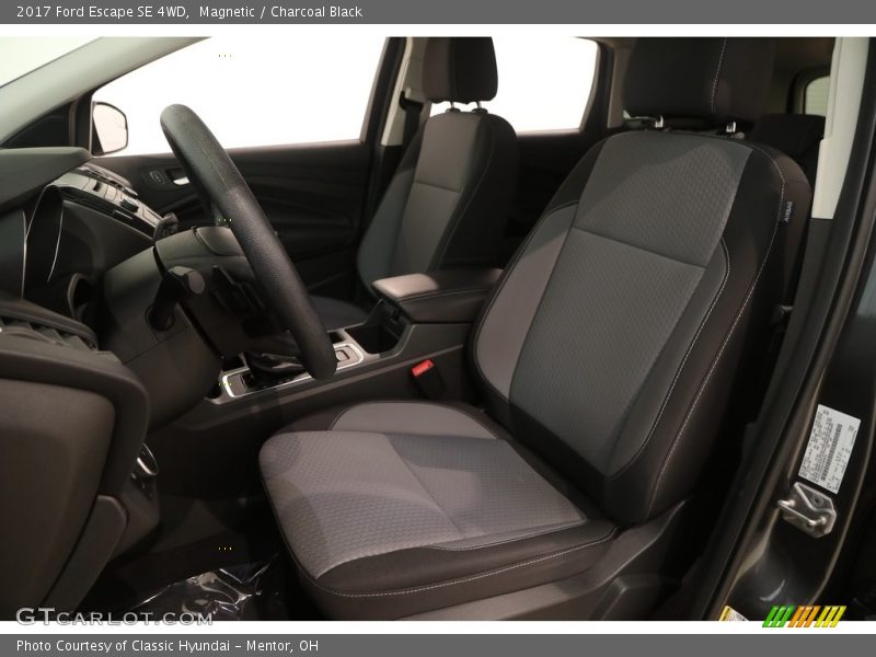 Magnetic / Charcoal Black 2017 Ford Escape SE 4WD