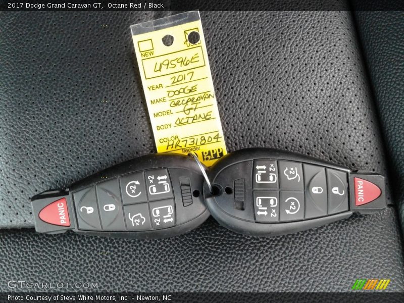 Octane Red / Black 2017 Dodge Grand Caravan GT