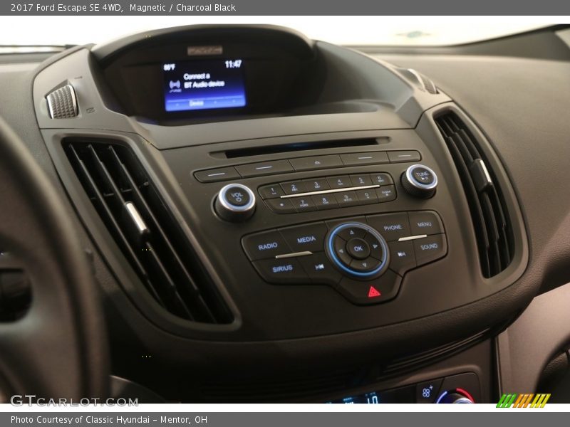 Magnetic / Charcoal Black 2017 Ford Escape SE 4WD