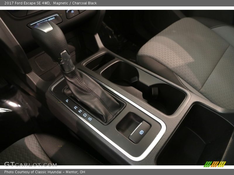 Magnetic / Charcoal Black 2017 Ford Escape SE 4WD