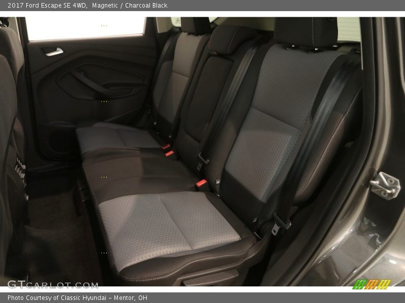Magnetic / Charcoal Black 2017 Ford Escape SE 4WD