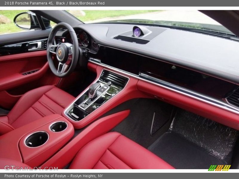 Dashboard of 2018 Panamera 4S