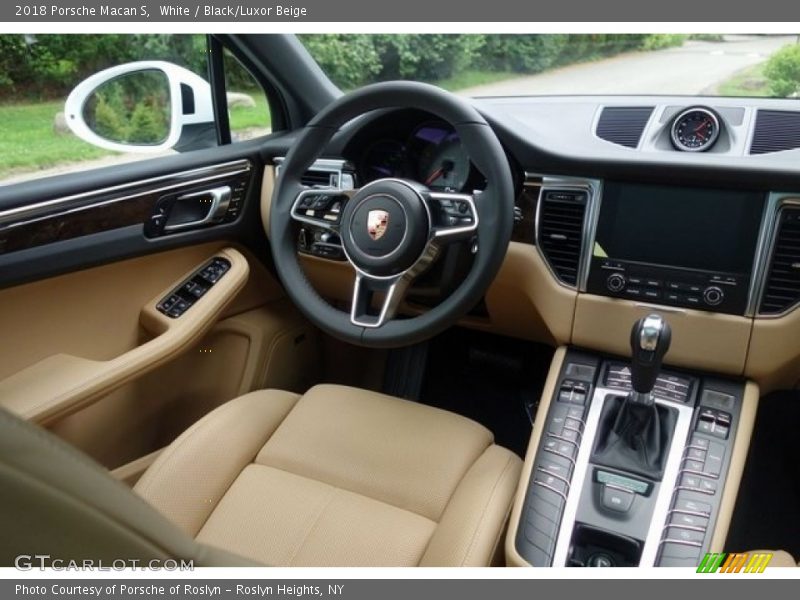White / Black/Luxor Beige 2018 Porsche Macan S