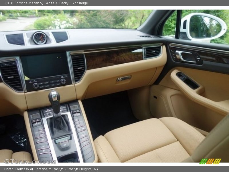 White / Black/Luxor Beige 2018 Porsche Macan S