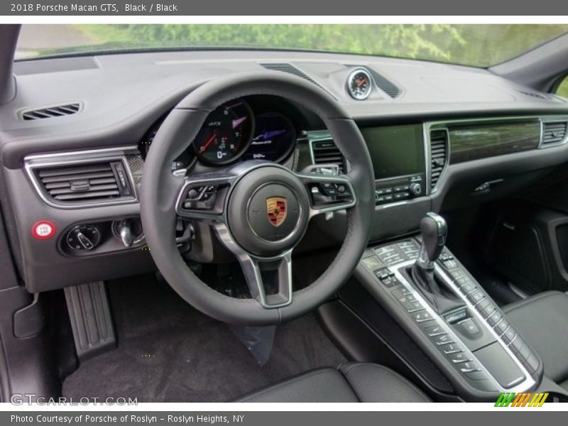 Black / Black 2018 Porsche Macan GTS