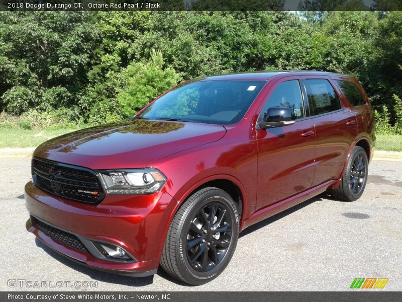 Front 3/4 View of 2018 Durango GT