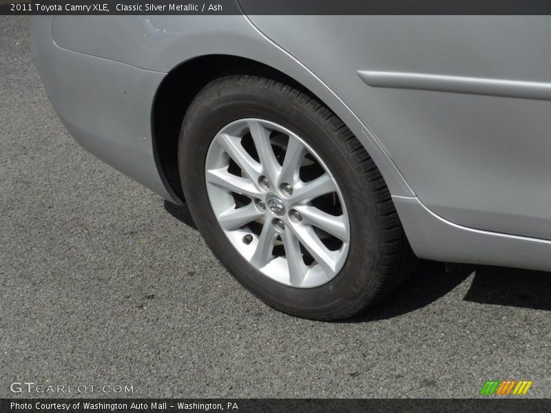 Classic Silver Metallic / Ash 2011 Toyota Camry XLE