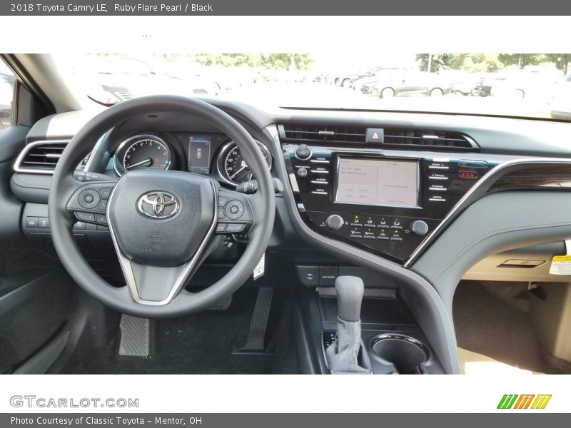 Ruby Flare Pearl / Black 2018 Toyota Camry LE