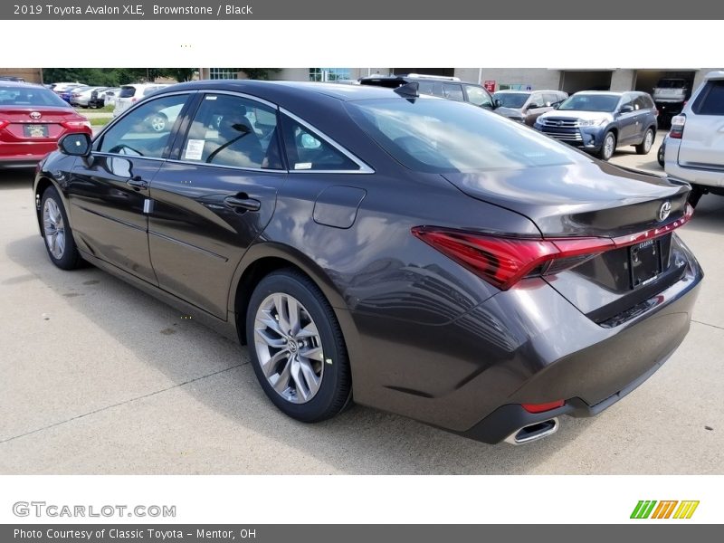 Brownstone / Black 2019 Toyota Avalon XLE
