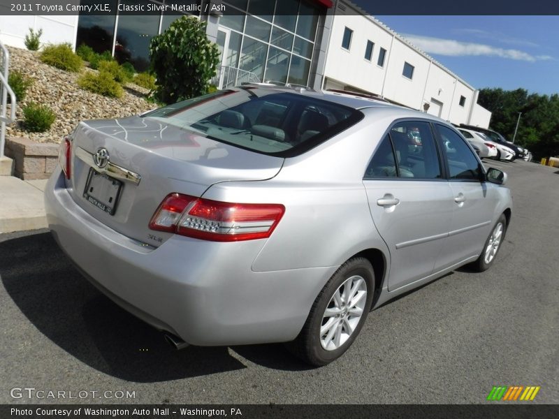 Classic Silver Metallic / Ash 2011 Toyota Camry XLE
