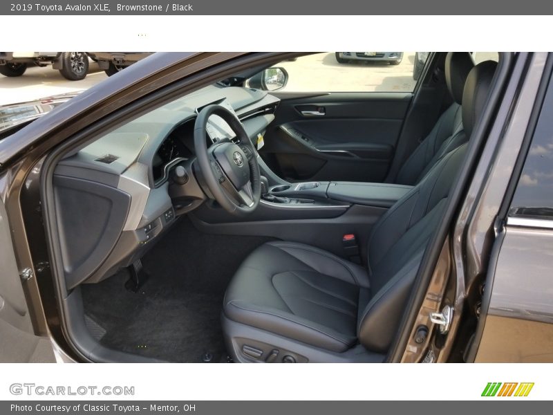 Brownstone / Black 2019 Toyota Avalon XLE