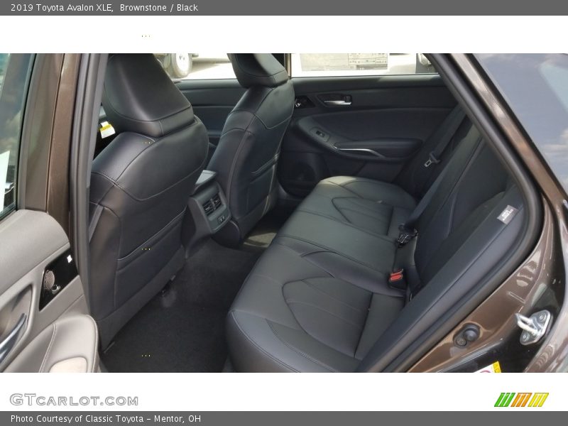 Brownstone / Black 2019 Toyota Avalon XLE
