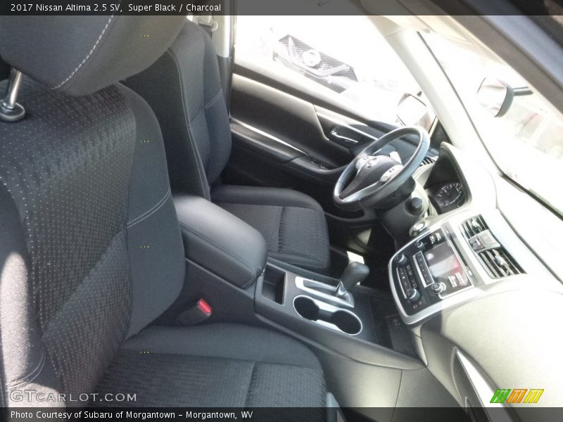 Super Black / Charcoal 2017 Nissan Altima 2.5 SV