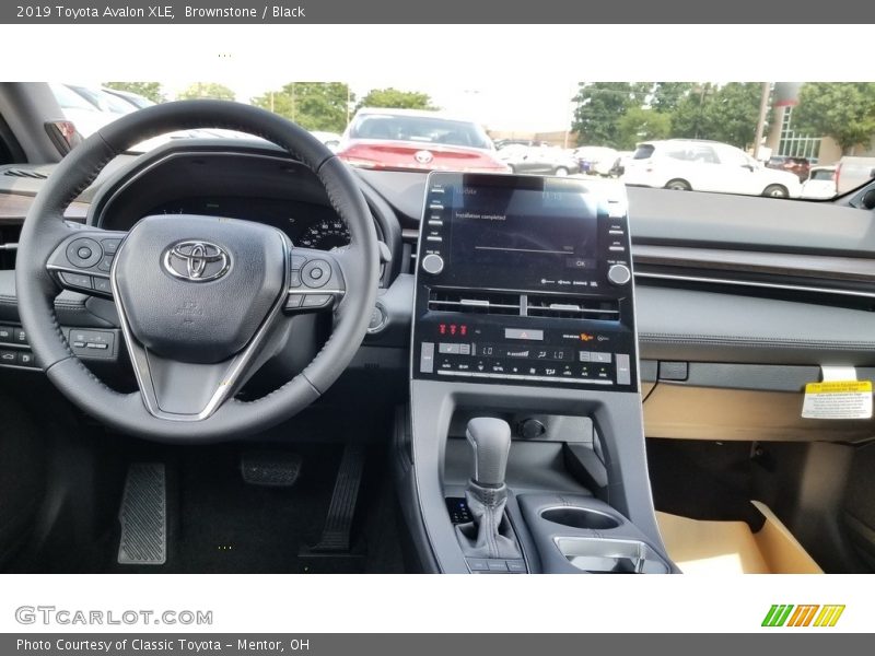 Brownstone / Black 2019 Toyota Avalon XLE