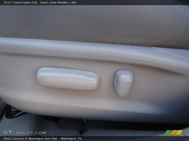 Classic Silver Metallic / Ash 2011 Toyota Camry XLE