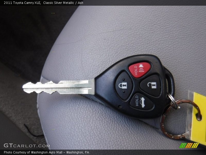 Classic Silver Metallic / Ash 2011 Toyota Camry XLE