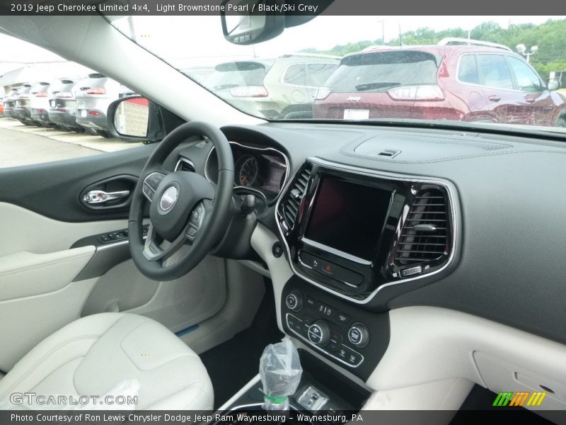 Light Brownstone Pearl / Black/Ski Grey 2019 Jeep Cherokee Limited 4x4