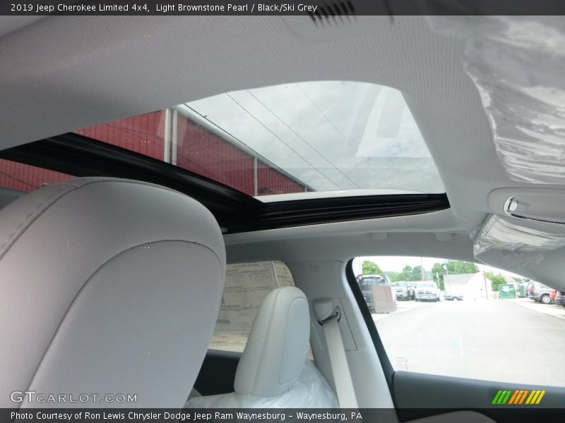 Light Brownstone Pearl / Black/Ski Grey 2019 Jeep Cherokee Limited 4x4