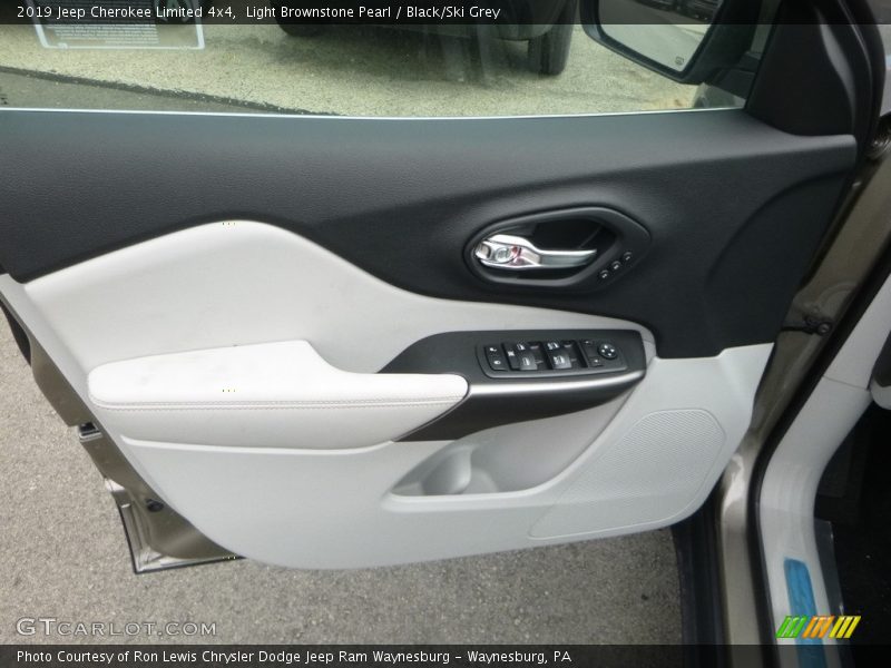 Light Brownstone Pearl / Black/Ski Grey 2019 Jeep Cherokee Limited 4x4