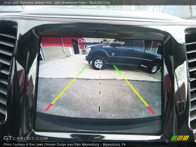 Light Brownstone Pearl / Black/Ski Grey 2019 Jeep Cherokee Limited 4x4