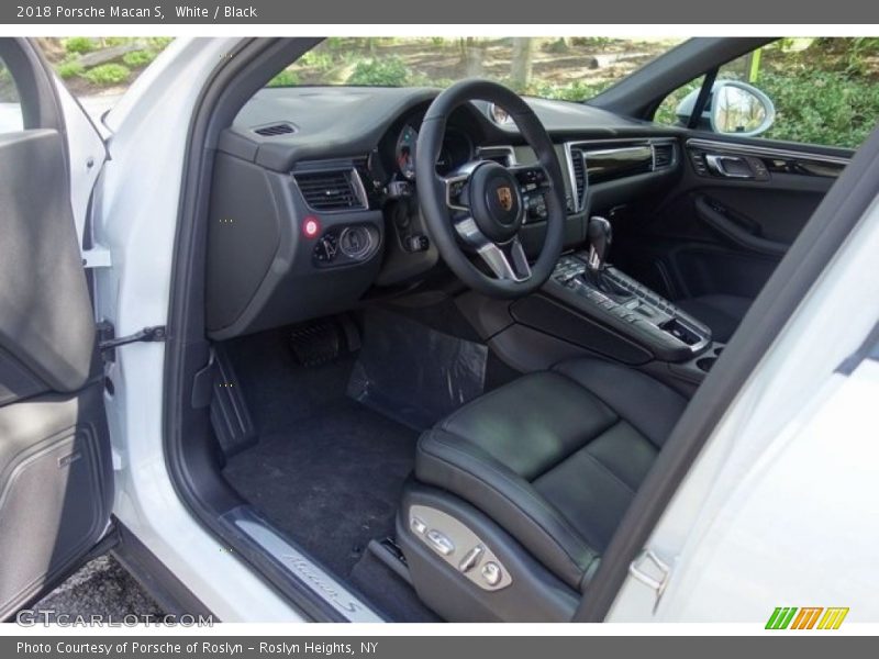 White / Black 2018 Porsche Macan S