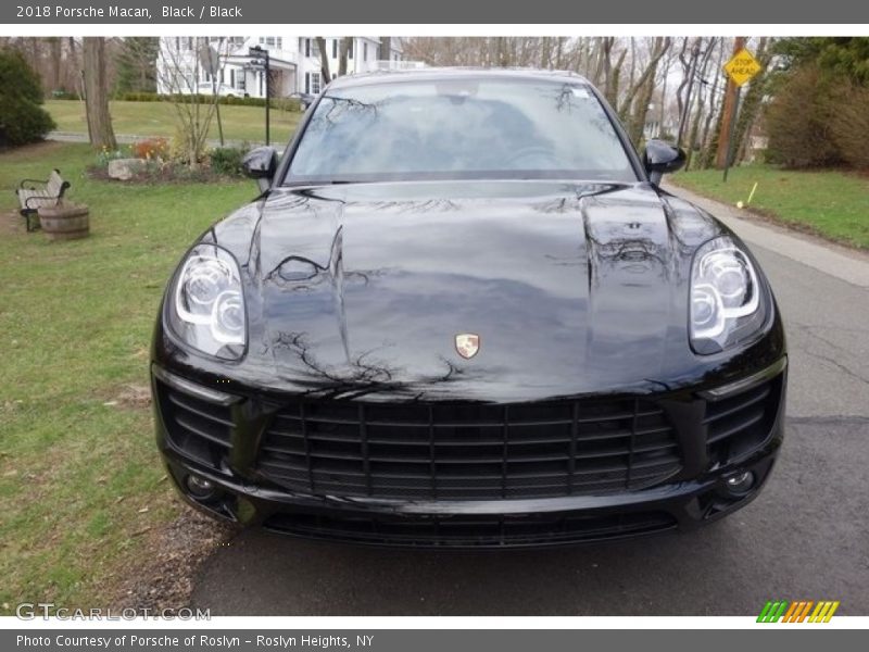 Black / Black 2018 Porsche Macan