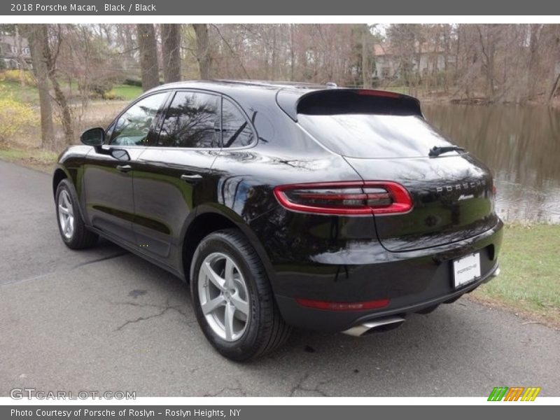 Black / Black 2018 Porsche Macan