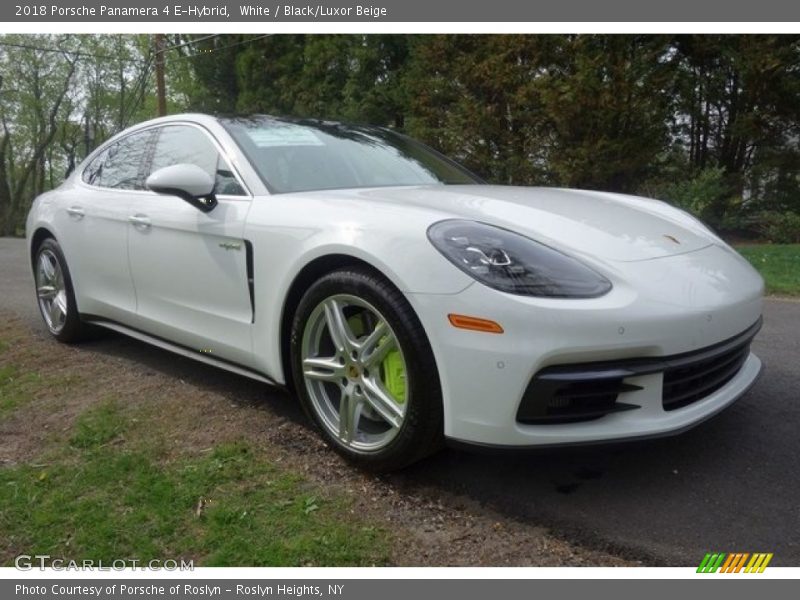 Front 3/4 View of 2018 Panamera 4 E-Hybrid