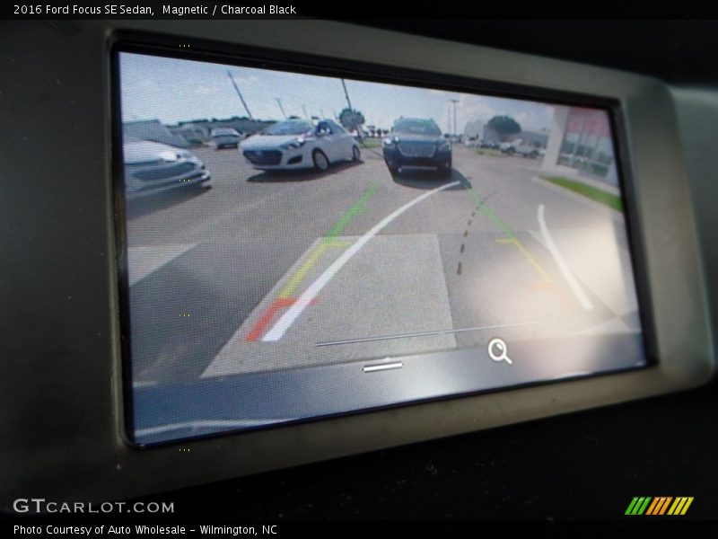 Magnetic / Charcoal Black 2016 Ford Focus SE Sedan