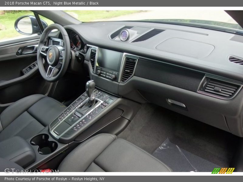 Front Seat of 2018 Macan GTS