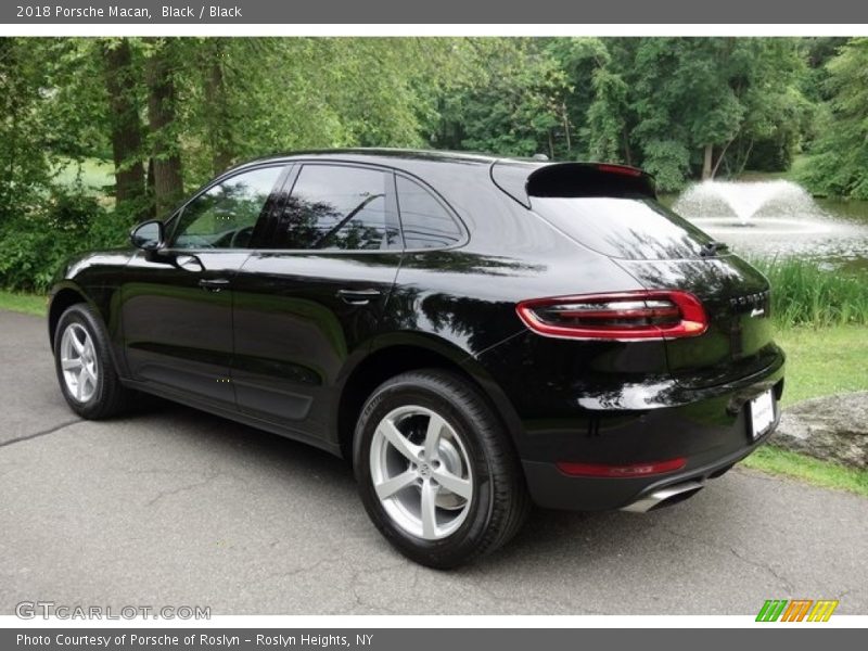 Black / Black 2018 Porsche Macan