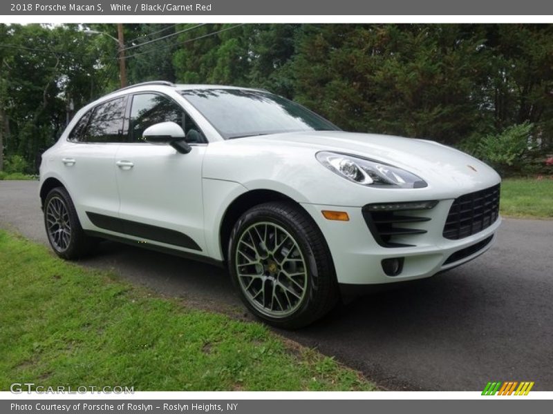 White / Black/Garnet Red 2018 Porsche Macan S