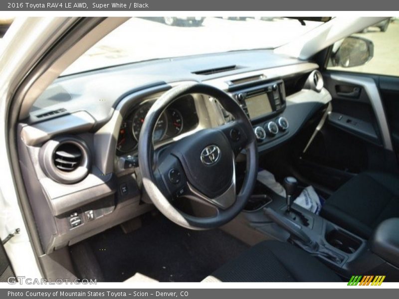 Super White / Black 2016 Toyota RAV4 LE AWD