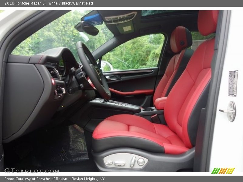  2018 Macan S Black/Garnet Red Interior