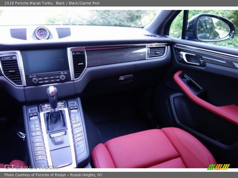 Black / Black/Garnet Red 2018 Porsche Macan Turbo