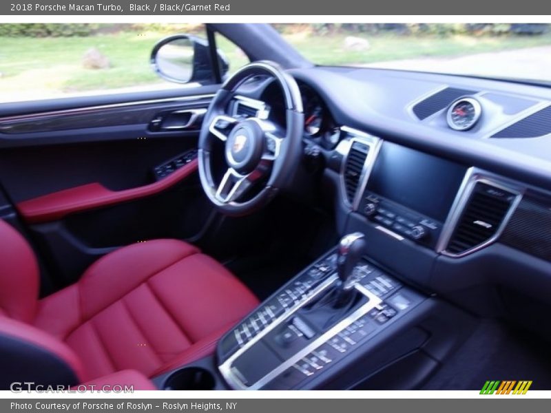 Black / Black/Garnet Red 2018 Porsche Macan Turbo