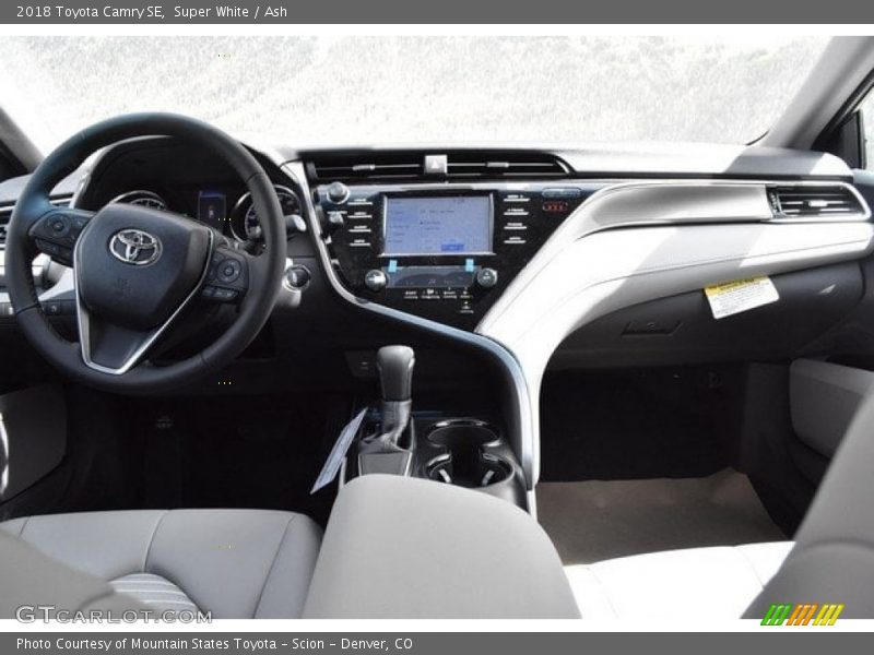 Super White / Ash 2018 Toyota Camry SE