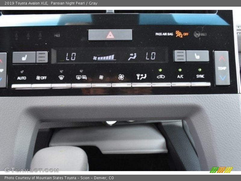 Parisian Night Pearl / Gray 2019 Toyota Avalon XLE