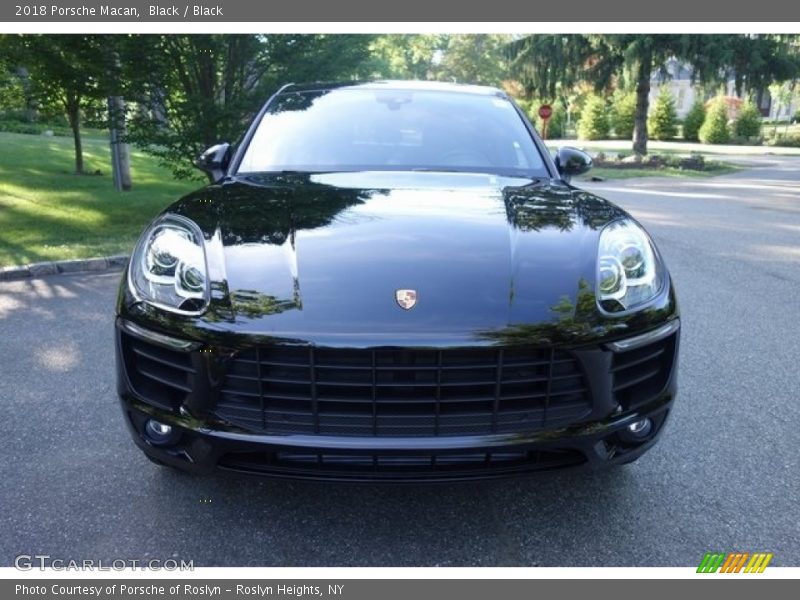Black / Black 2018 Porsche Macan