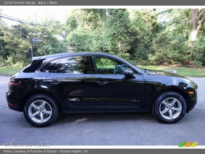 Black / Black 2018 Porsche Macan