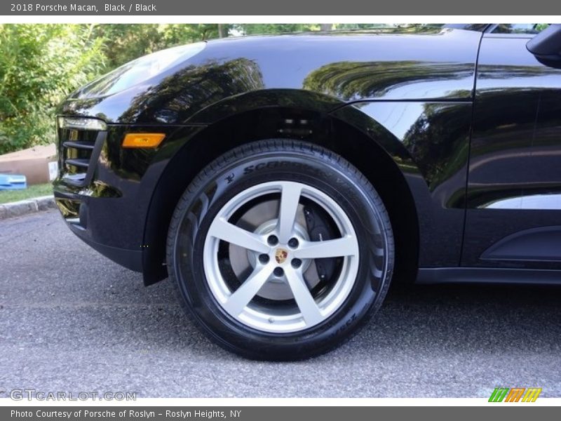 Black / Black 2018 Porsche Macan