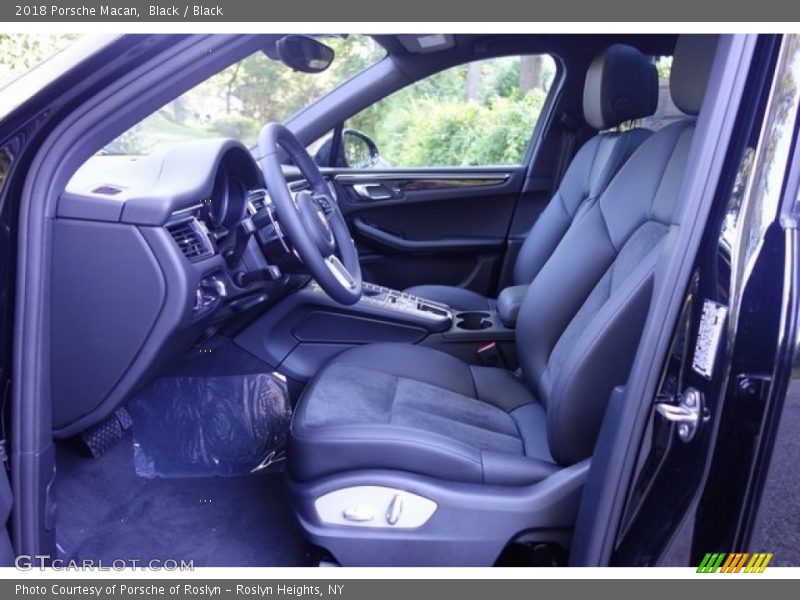 Black / Black 2018 Porsche Macan