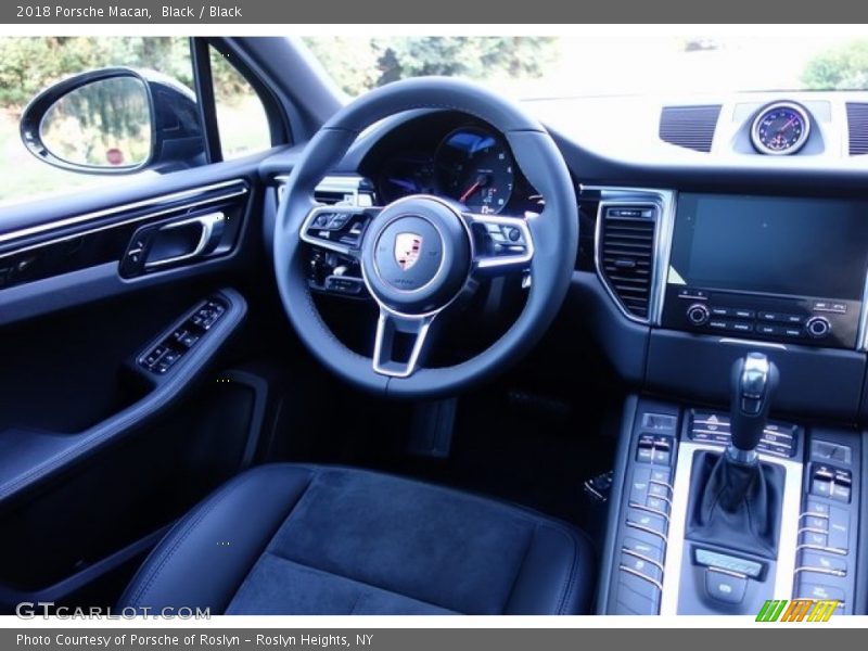 Black / Black 2018 Porsche Macan