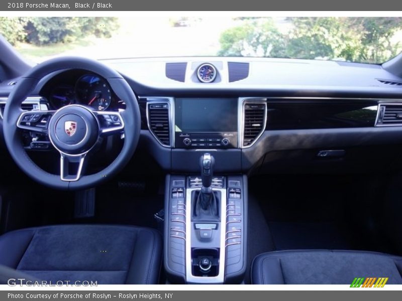Black / Black 2018 Porsche Macan