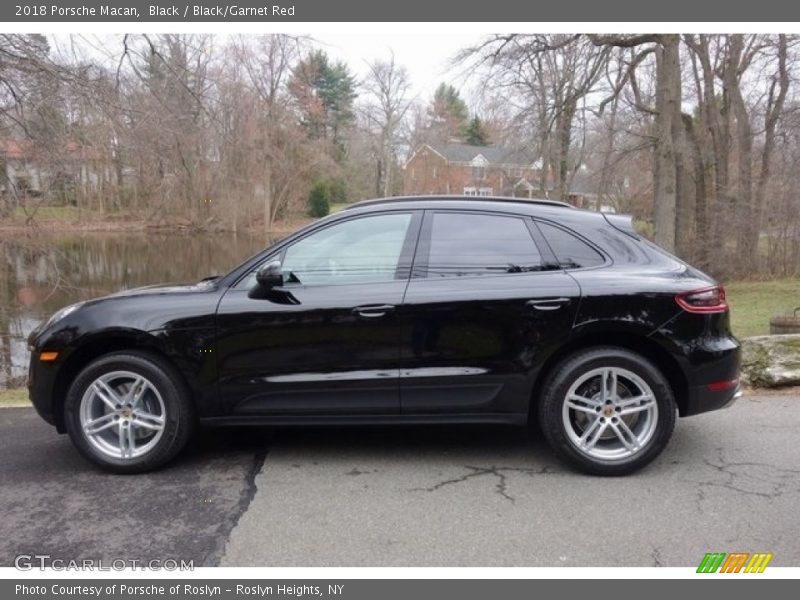 Black / Black/Garnet Red 2018 Porsche Macan