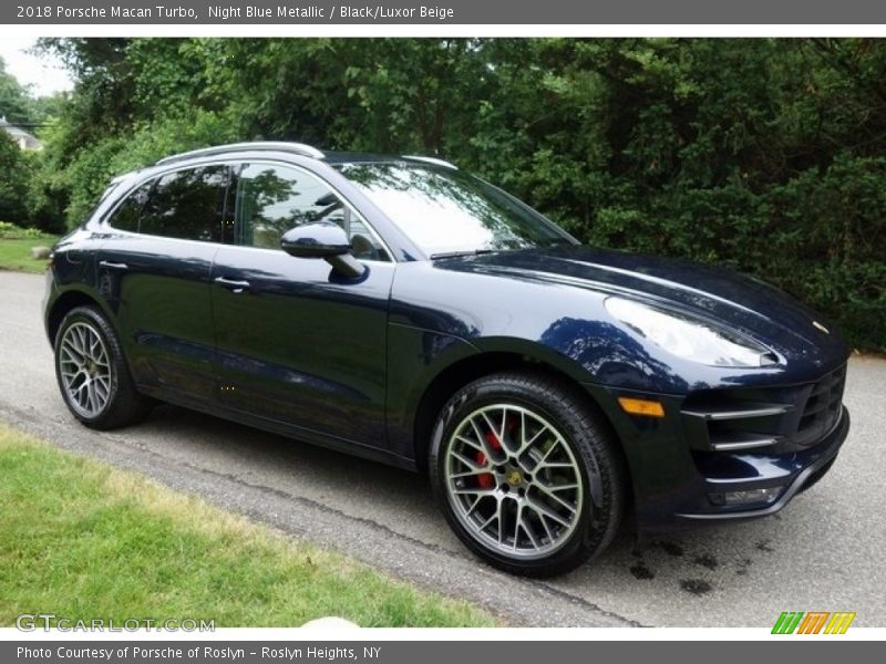Front 3/4 View of 2018 Macan Turbo